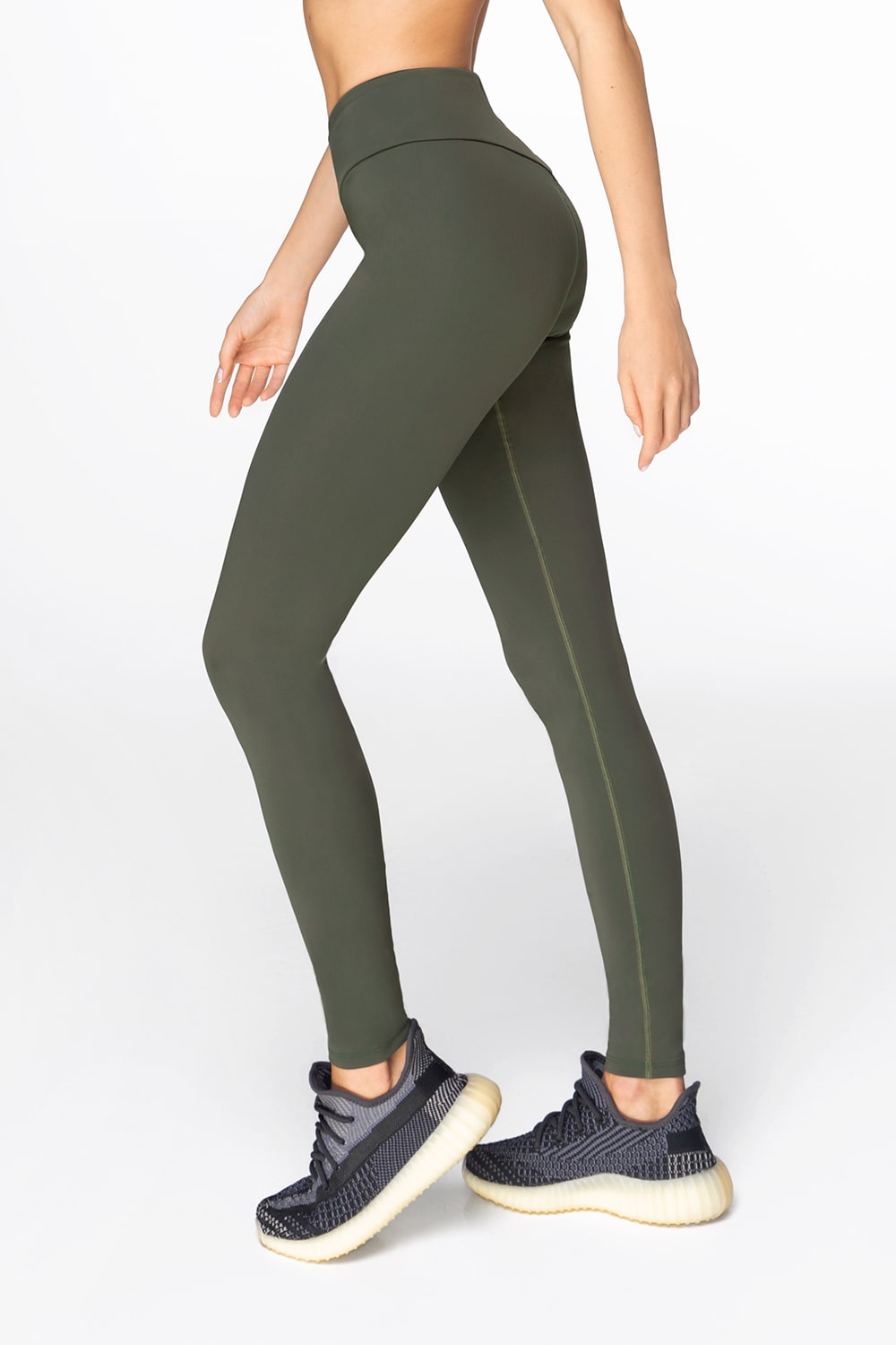 INTRO HUNTER LEGGINGS + INTRO HUNTER SPORTS TOP BRA